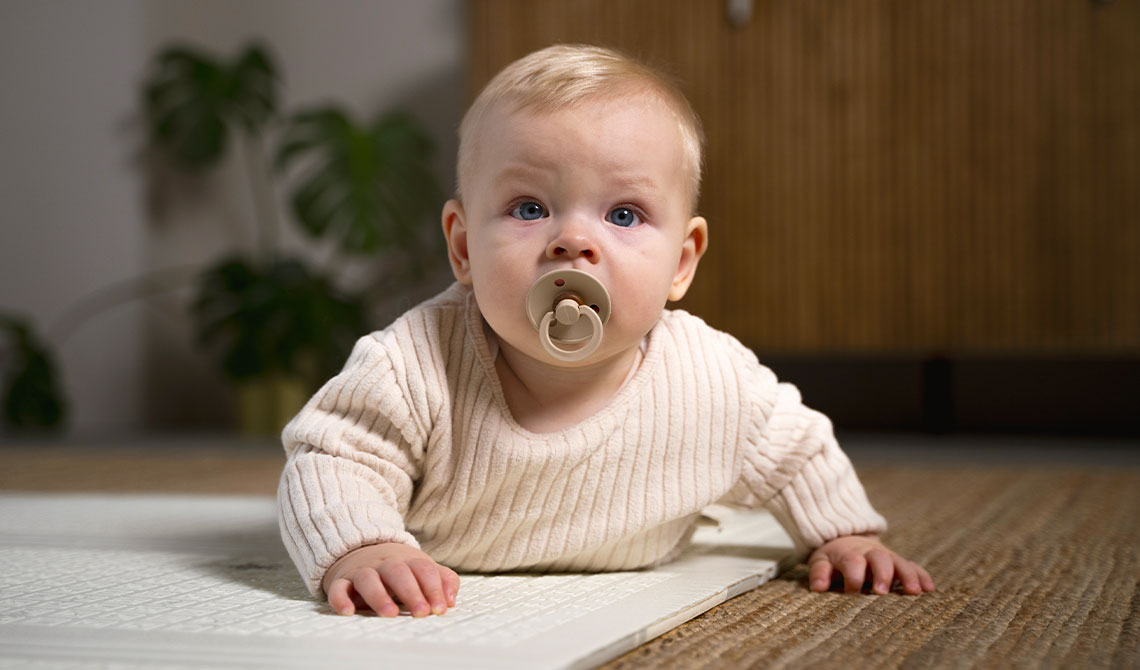 Ciuccio ai bambini? Sì o no?